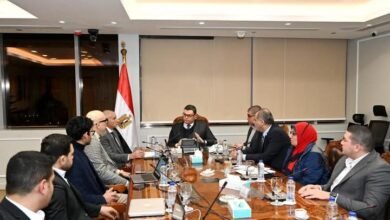 وزير الإسكان يلتقي مسئولي "منصة مصر العقارية" لاستعراض فرص التعاون
