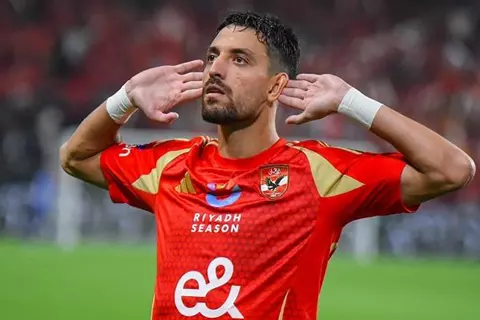 طاهر محمد طاهر يمنح الأهلي التقدم أمام صن داونز في نصف نهائي دوري الأبطال