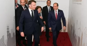 السيسي وماكرون يتفقدان مستشفى العريش العام ويطمئنان على المصابين الفلسطينيين 2 السيسي وماكرون يتفقدان مستشفى العريش العام ويطمئنان على المصابين الفلسطينيين