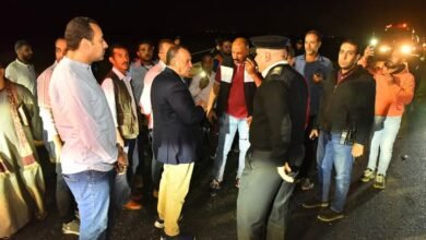 محافظ أسيوط يتفقد موقع حادث تصادم أتوبيس وسيارتين ملاكي بطريق عرب العوامر بأبنوب