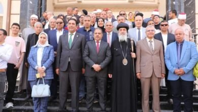 محافظ الشرقية يزور مطرانية فاقوس لتهنئة الأخوة المسيحيين بعيد القيامة المجيد 
