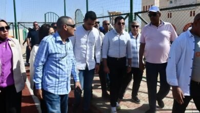  وزير الشباب والرياضة يفتتح الملعب الخماسي بمركز شباب حلايب ويوجه بتطوير المبني الإداري 