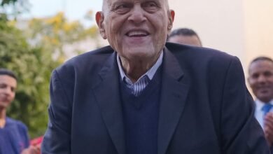 مجدي يعقوب أسطورة الطب وقلب الإنسانية النابض