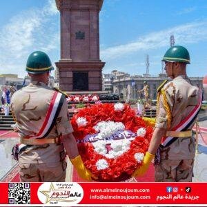محافظ الإسكندرية يضع إكليل الزهور على النصب التذكاري لشهداء الوطن في ذكرى تحرير سيناء