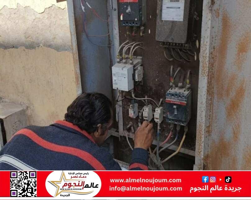 محافظ الإسكندرية يشدد على رفع كفاءة الإضاءة العامة والصيانة الدورية للأعمدة وإحلال وتجديد الكابلات المتهالكة بنطاق الأحياء 1 محافظ الإسكندرية يشدد على رفع كفاءة الإضاءة العامة والصيانة الدورية للأعمدة وإحلال وتجديد الكابلات المتهالكة بنطاق الأحياء