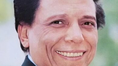 كيف بدأت قصة حب عادل إمام وزوجته من أول نظرة