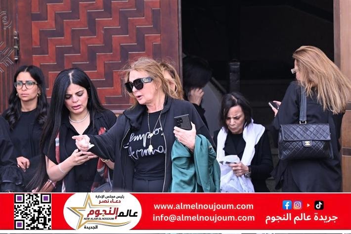 نجوم الفن يواسون كارول سماحة في وداع زوجها الراحل وليد مصطفى