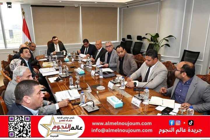 وزير الإسكان يتابع موقف تنفيذ المرحلة الثانية لمحطة تنقية مياه الشرب بمدينة ٦ أكتوبر