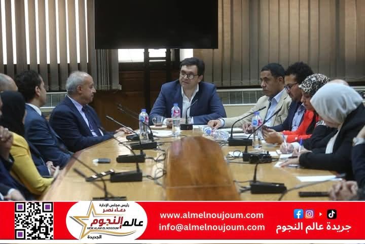 وزير الثقافة يجتمع بقيادات دار الكتب والوثائق القومية لمتابعة سير العمل ومشروعات التطوير 2 وزير الثقافة يجتمع بقيادات دار الكتب والوثائق القومية لمتابعة سير العمل ومشروعات التطوير