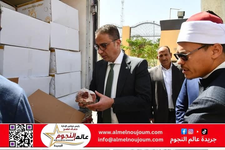 محافظ الفيوم يشهد تسليم صكوك الإطعام والصدقات المقدمة للأسر الأولى بالرعاية 