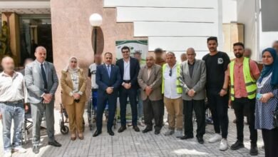 محافظ الشرقية يُسلم كراسي متحركة وأطراف صناعية وأحزمة طبية لذوي القدرات والهمم من أبناء المحافظة