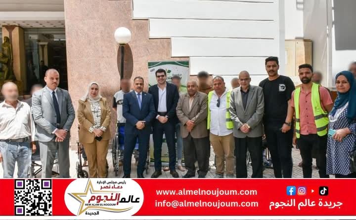 محافظ الشرقية يُسلم كراسي متحركة وأطراف صناعية وأحزمة طبية لذوي القدرات والهمم من أبناء المحافظة