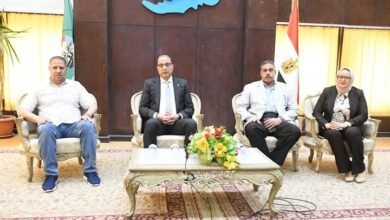 محافظ الفيوم يُكرم عدداً من الأمهات المثاليات