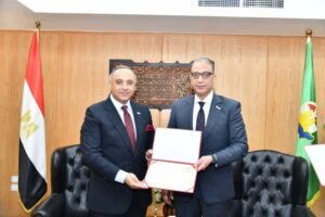 محافظ الفيوم يكرّم رؤساء وأعضاء الاتحادات الرياضية من أبناء المحافظة