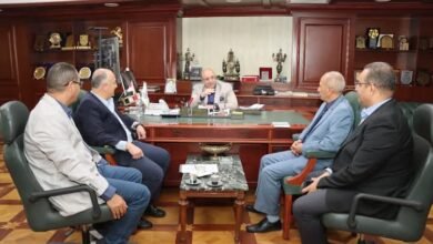 محافظ بني سويف يبحث مع "مجموعة تيتان "مستجدات التعاون في تطوير مصانع التدوير ودعم القطاع الصحي 