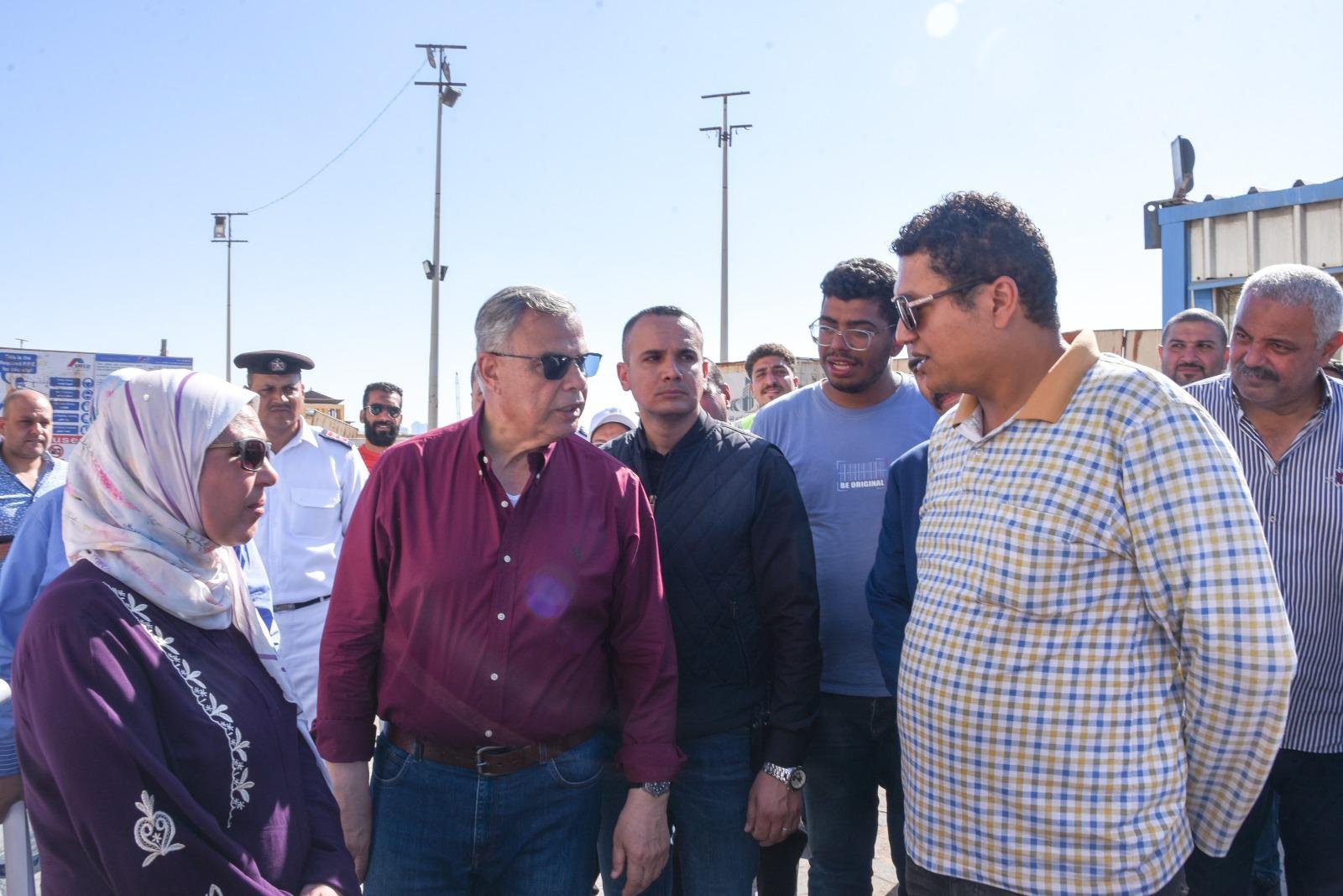 محافظ الإسكندرية يشدد على توحيد الهوية البصرية بطول شواطىء دائرة المنتزة أول وثان
