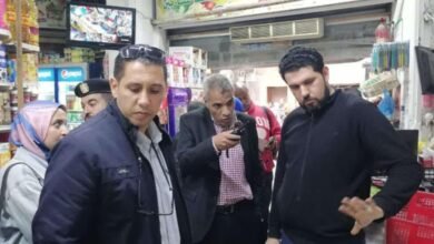 حملات رقابية مكثفة في الإسكندرية: تحرير 138 محضر مخالفة وغلق 45 محلًا وإعدام مواد غذائية فاسدة