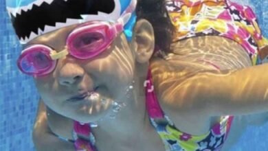 علموا أولادكم "السباحة" رياضة أوصى بها الرسول