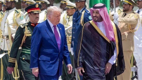 اتفاقيات استراتيجية بين السعودية وأمريكا بقيمة تتجاوز 740 مليار دولار تشمل الدفاع وأشباه الموصلات