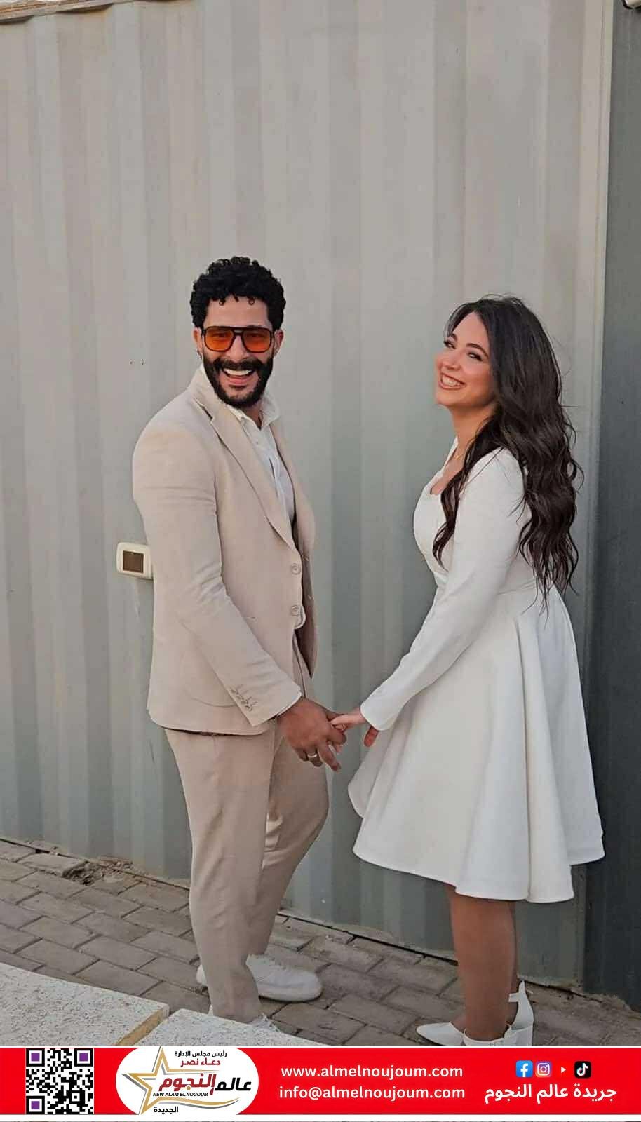 مصطفى منصور وهايدي رفعت يحتفلان بخطوبتهما في جلسة تصوير رومانسية