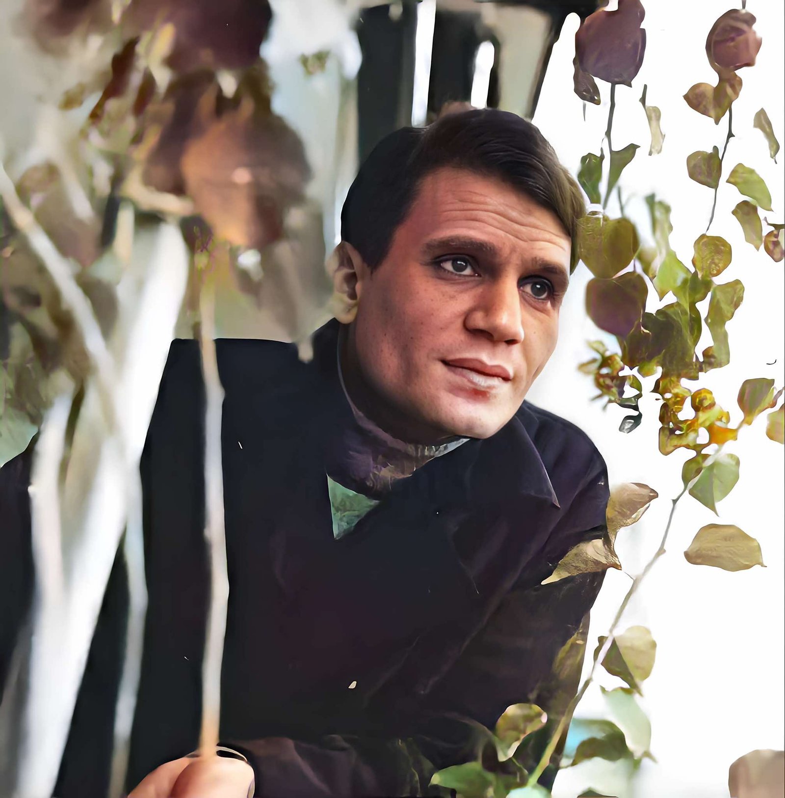 من أعماق القلب.. عبدالحليم حافظ يروي رحلته مع الحب والألم في مذكراته الشخصية