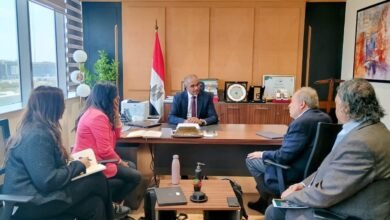 نائب وزير الإسكان يستقبل بعثة البنك الدولي لمتابعة "المرحلة الثانية من برنامج خدمات الصرف الصحي بالمناطق الريفية بـ6 محافظات