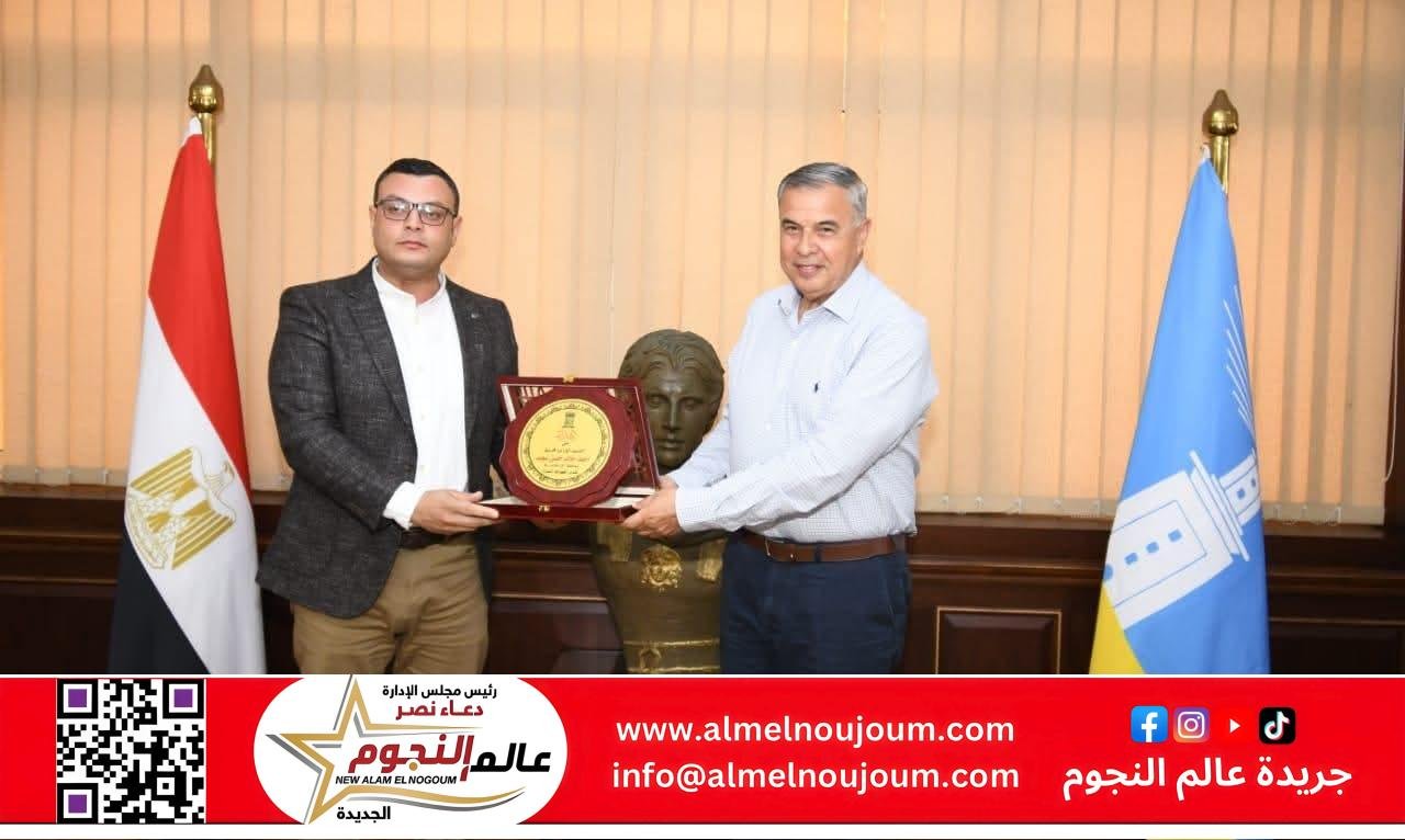 وزير الإسكان ومحافظ الإسكندرية يعقدان اجتماعًا لمتابعة ملفات العمل والمشروعات المشتركة 2 وزير الإسكان ومحافظ الإسكندرية يعقدان اجتماعًا لمتابعة ملفات العمل والمشروعات المشتركة