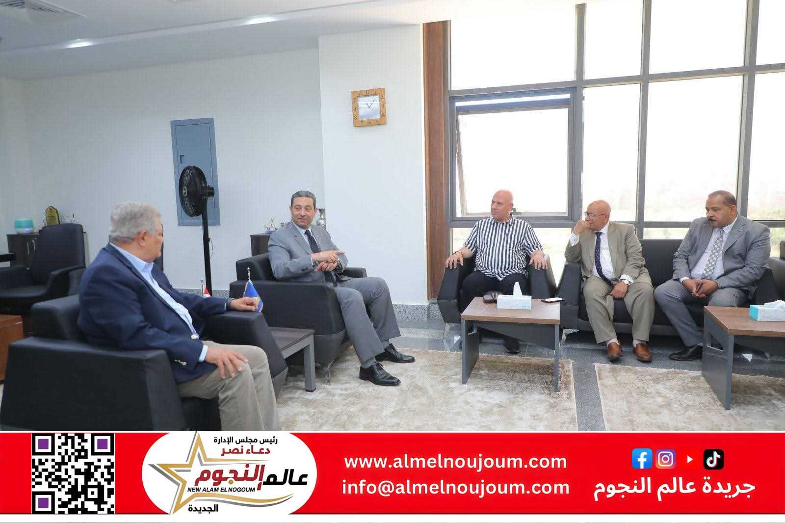 محافظ دمياط يستقبل رئيس الشركة القابضة لمياه الشرب والصرف الصحي