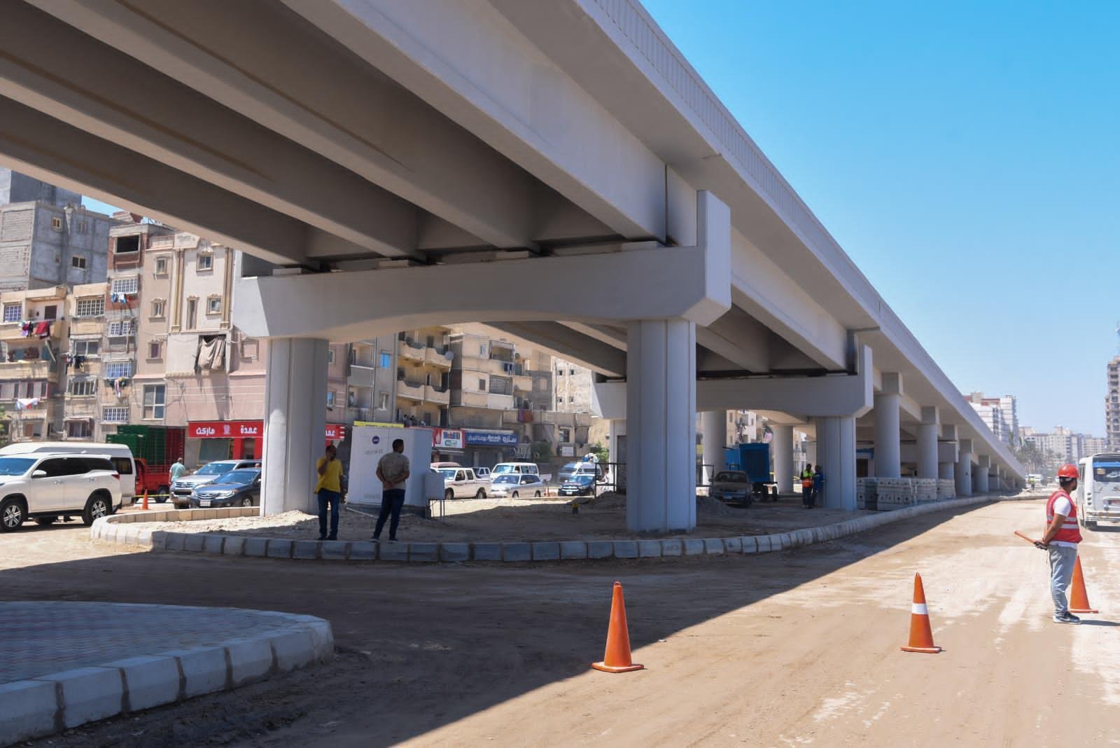 وزير الإسكان ومحافظ الإسكندرية يتفقدان مشروع إنشاء كوبرى 45 "محور السادات"