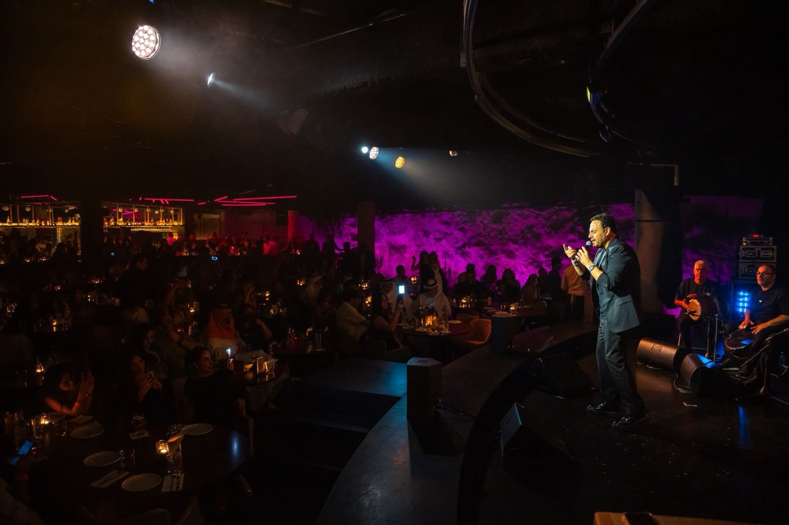 عاصي الحلاني يشعل ليالي البحرين ويطلق صيفًا غنائيًا حافلًا بالجماهير والمفاجآت