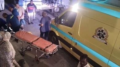 إصابة 10 أشخاص في انقلاب ميكروباص قرب محطة القطار الكهربائي السريع بطريق بدر