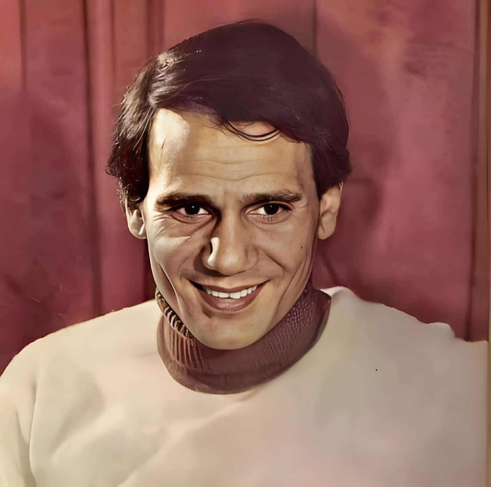 في ذكرى ميلاده.. عبد الحليم حافظ “العندليب الأسمر” الذي غنّى للحب والثورة وبقي في القلوب