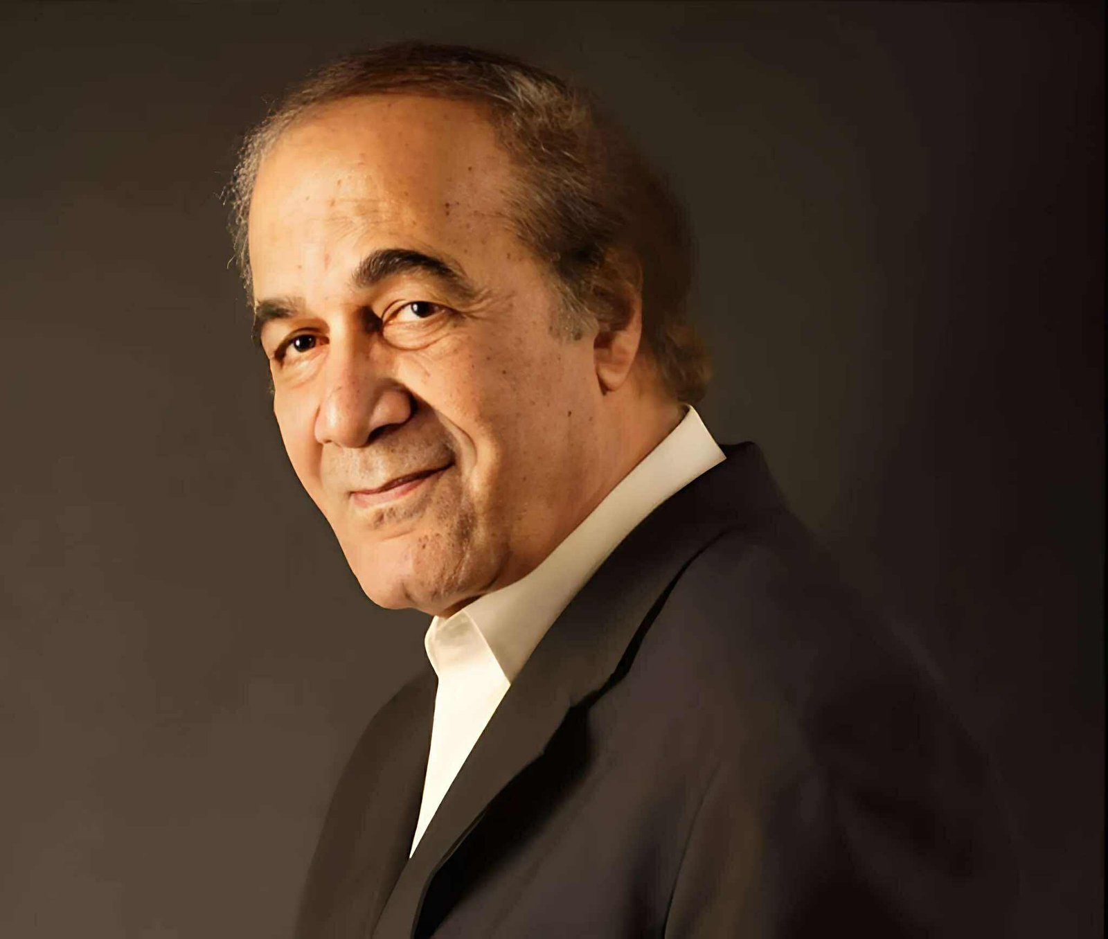 محمود ياسين.. رحلة نجم مصري خلد بصمته في السينما والتلفزيون