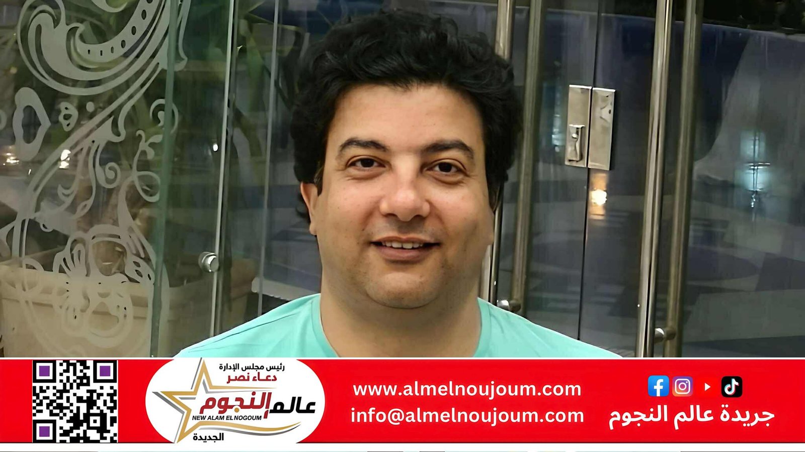 وليد يوسف ينجو من حادث مروع ويسترجع نصيحة لا تُنسى من وحيد حامد: “لا تعزل نفسك عن الناس”