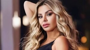 انهيار مفاجئ لسقف المسرح يصيب "رزان مغربي" أثناء حفلها الغنائي