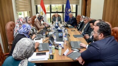 رئيس هيئة الدواء المصرية يبحث مع "القابضة للأدوية" آليات دعم الصناعة الوطنية