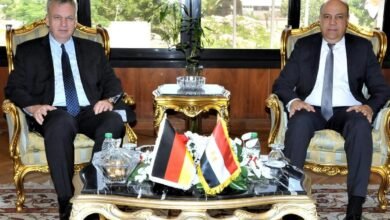 وزير الطيران المدني يبحث مع السفير الألماني تعزيز التعاون الثنائي وتوسيع الشراكات في مجالات تطوير المطارات 