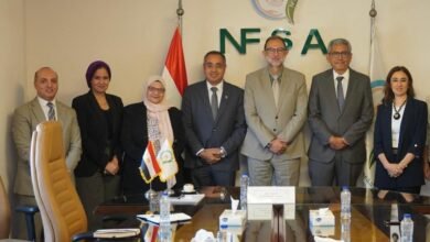 رئيس الهيئة القومية لسلامة الغذاء يلتقي وفدًا من كلية التعليم المستمر بالجامعة الأمريكية بالقاهرة