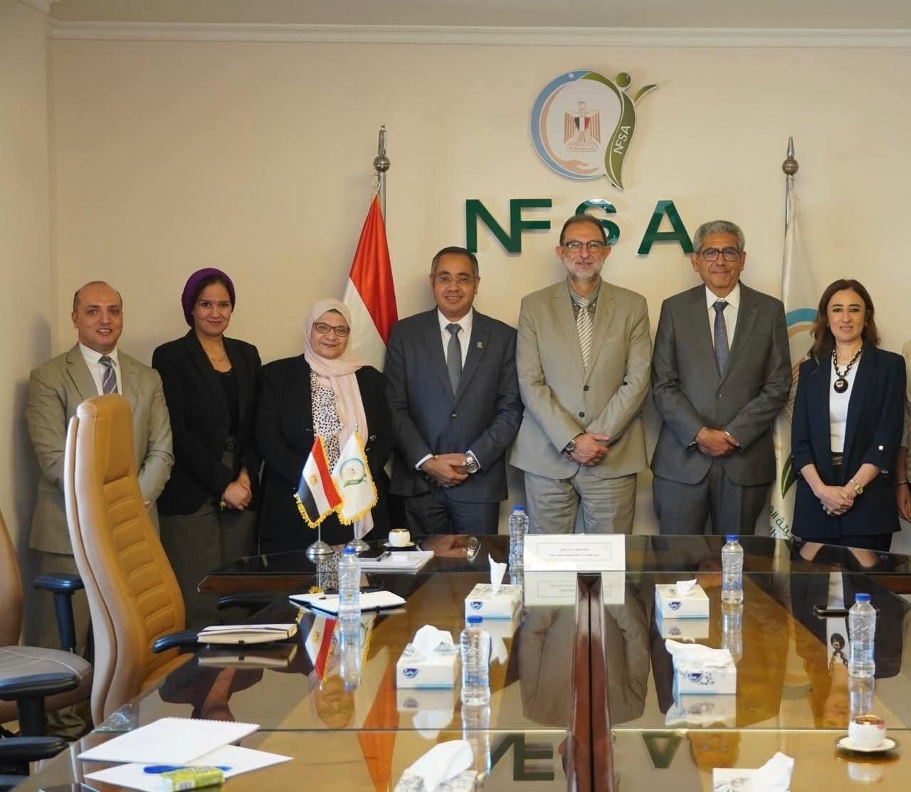 رئيس الهيئة القومية لسلامة الغذاء يلتقي وفدًا من كلية التعليم المستمر بالجامعة الأمريكية بالقاهرة 2 رئيس الهيئة القومية لسلامة الغذاء يلتقي وفدًا من كلية التعليم المستمر بالجامعة الأمريكية بالقاهرة