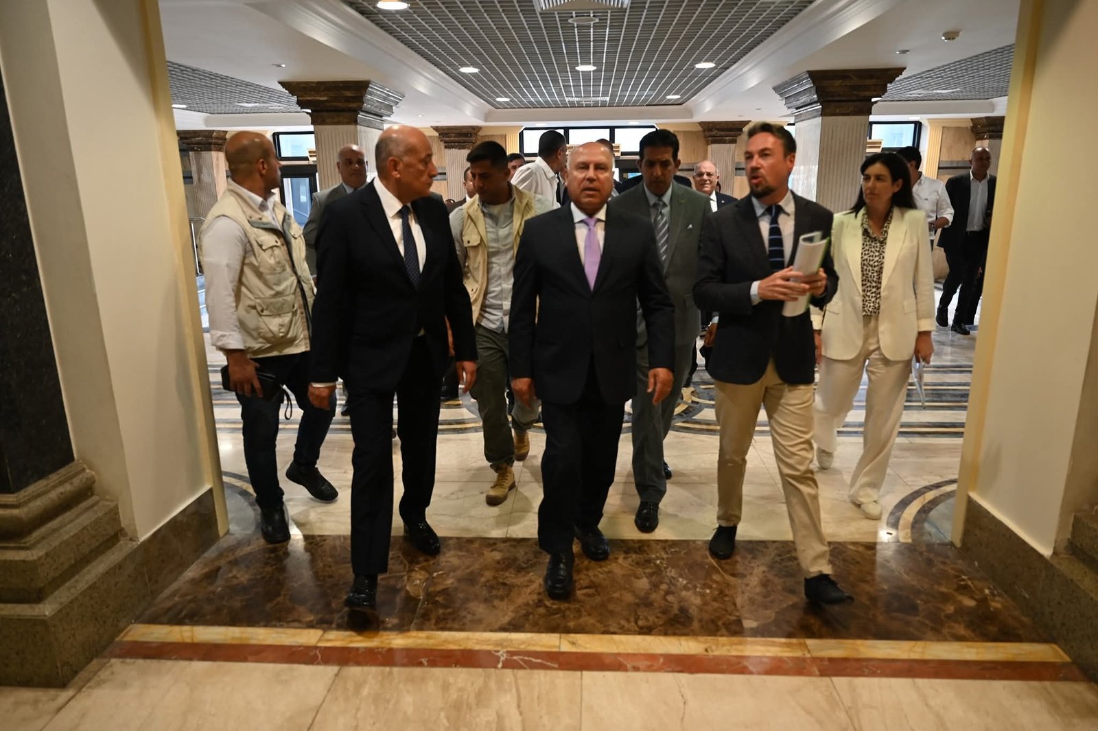 وزير الصناعة والنقل يتفقد محطة الركاب السياحية بميناء الإسكندرية 2 وزير الصناعة والنقل يتفقد محطة الركاب السياحية بميناء الإسكندرية