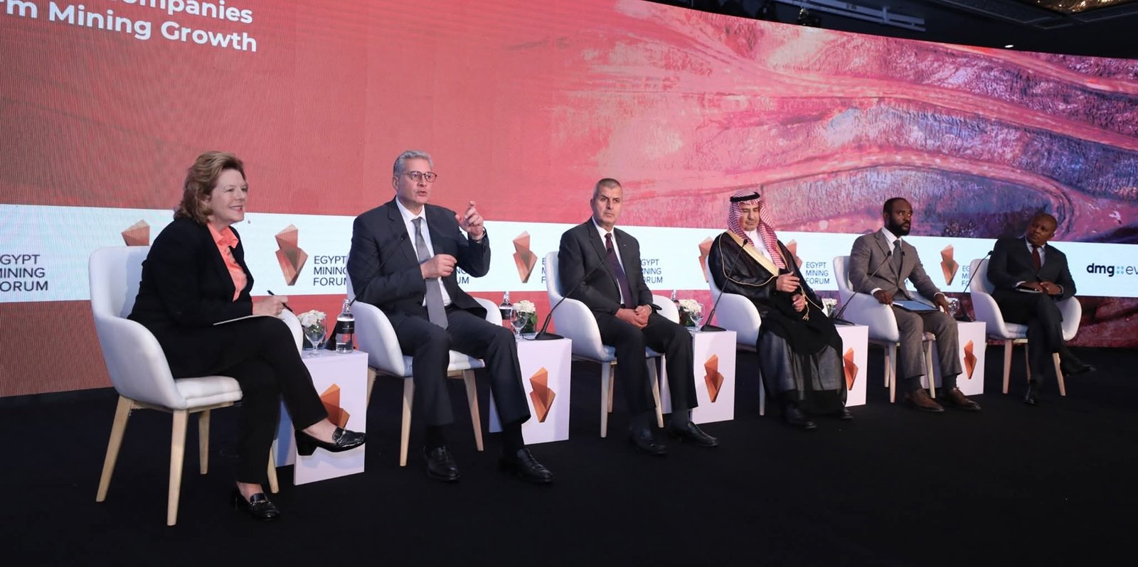 وزير البترول : المستقبل سيعتمد بشكل متزايد على وفرة البيانات الدقيقة والمتاحة