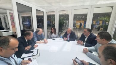 وزيرة التنمية المحلية تبحث مع رئيس ومؤسس شركة (إزري) العالمية مجالات التعاون المشترك