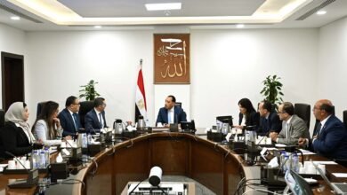 رئيس الوزراء يتابع مع وزير الاستثمار جهود تطوير منظومةالإفراج الجمركي
