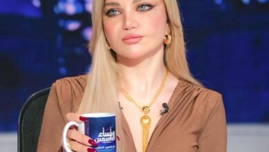 ياسمين الخطيب توجه رسالة للرجال المتزوجين: "رفقًا بالأمهات في الساحل.. وخدوا العيال معاكم