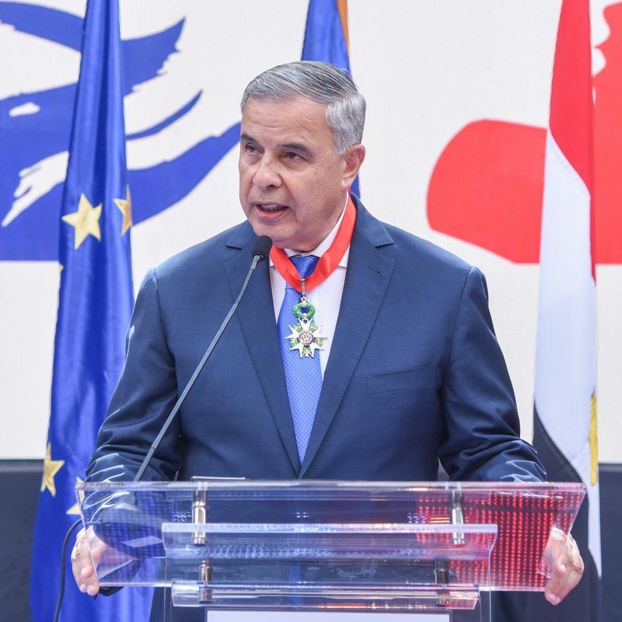 الفريق أحمد خالد يُكرَّم بوسام "جوقة الشرف" خلال احتفالات العيد الوطني الفرنسي