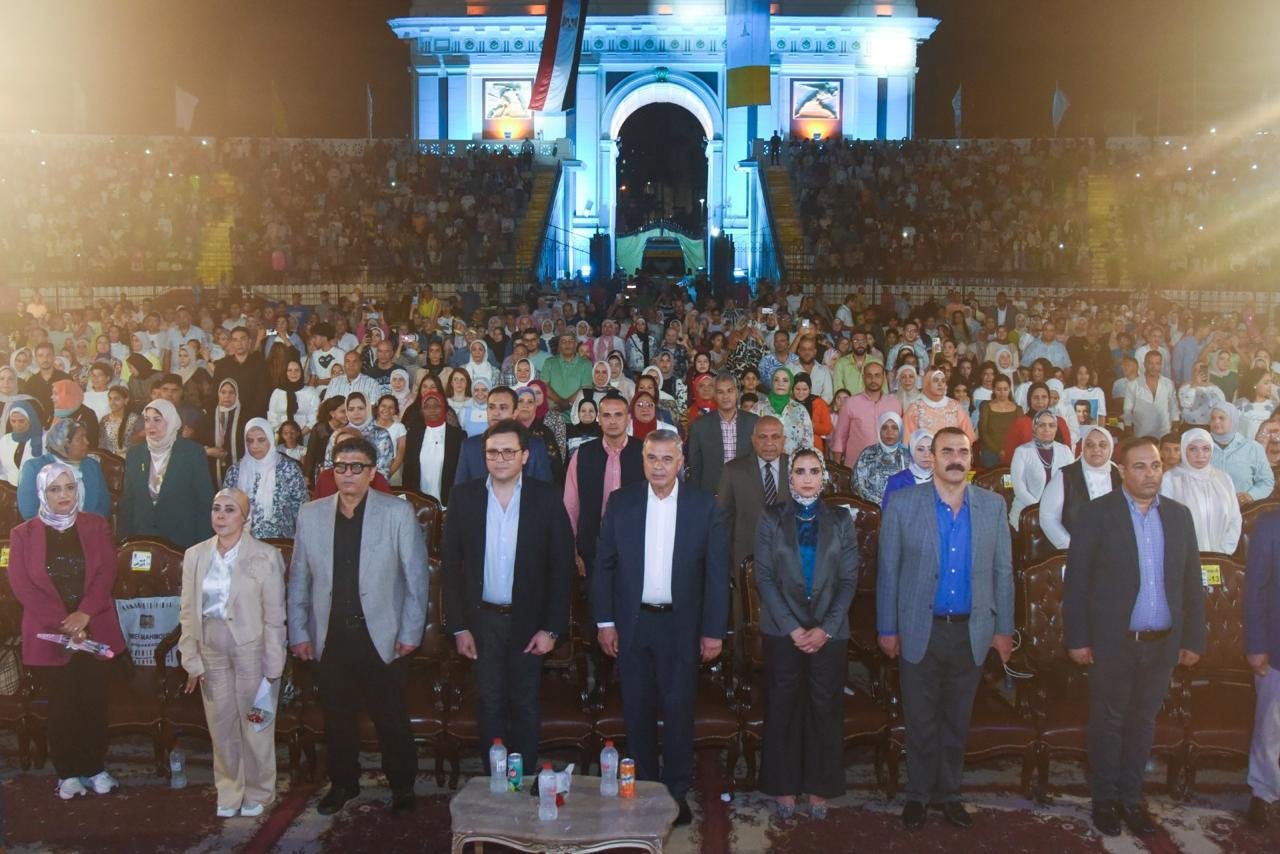 "صيف الأوبرا 2025.. وزير الثقافة ومحافظ الإسكندرية يطلقان أول مهرجان موسيقي داخل إستاد الإسكندرية"