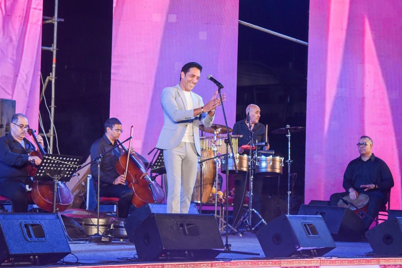 "صيف الأوبرا 2025.. وزير الثقافة ومحافظ الإسكندرية يطلقان أول مهرجان موسيقي داخل إستاد الإسكندرية"