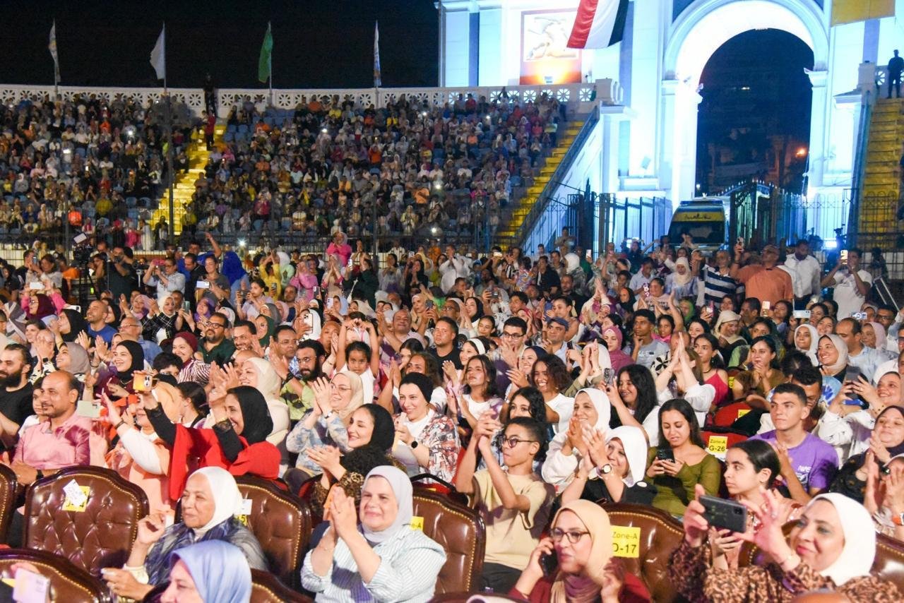 "صيف الأوبرا 2025.. وزير الثقافة ومحافظ الإسكندرية يطلقان أول مهرجان موسيقي داخل إستاد الإسكندرية"