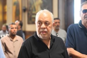 اشرف زكي يشارك في مراسم جنازة الفنان الكبير لطفي لبيب 2 اشرف زكي يشارك في مراسم جنازة الفنان الكبير لطفي لبيب