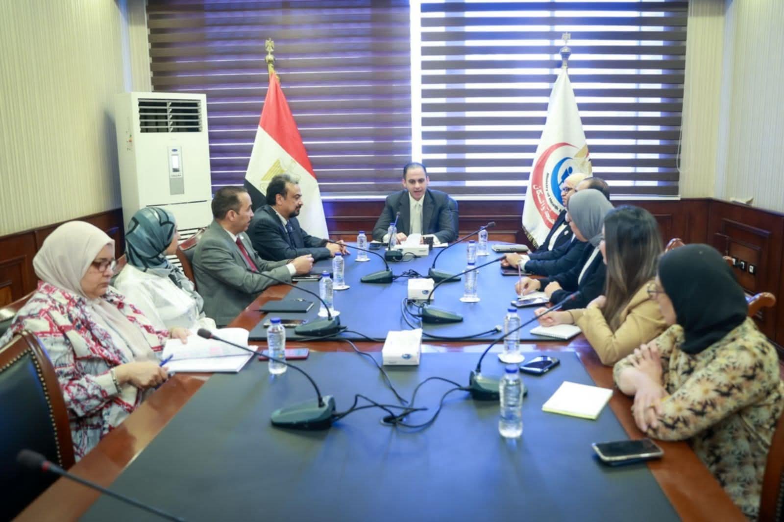 نائب وزير الصحة والسكان يعقد اجتماعًا لمناقشة أخر مستجدات ملف السياحة العلاجية